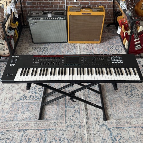 Used roland fantom music - used,